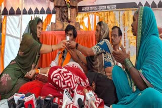 maratha reservation Manoj Jarange Patil ended hunger strike after 17 days