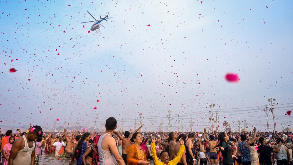 Devotees Flock For Final 'Snan' On Mahashivratri As Maha Kumbh Concludes Today