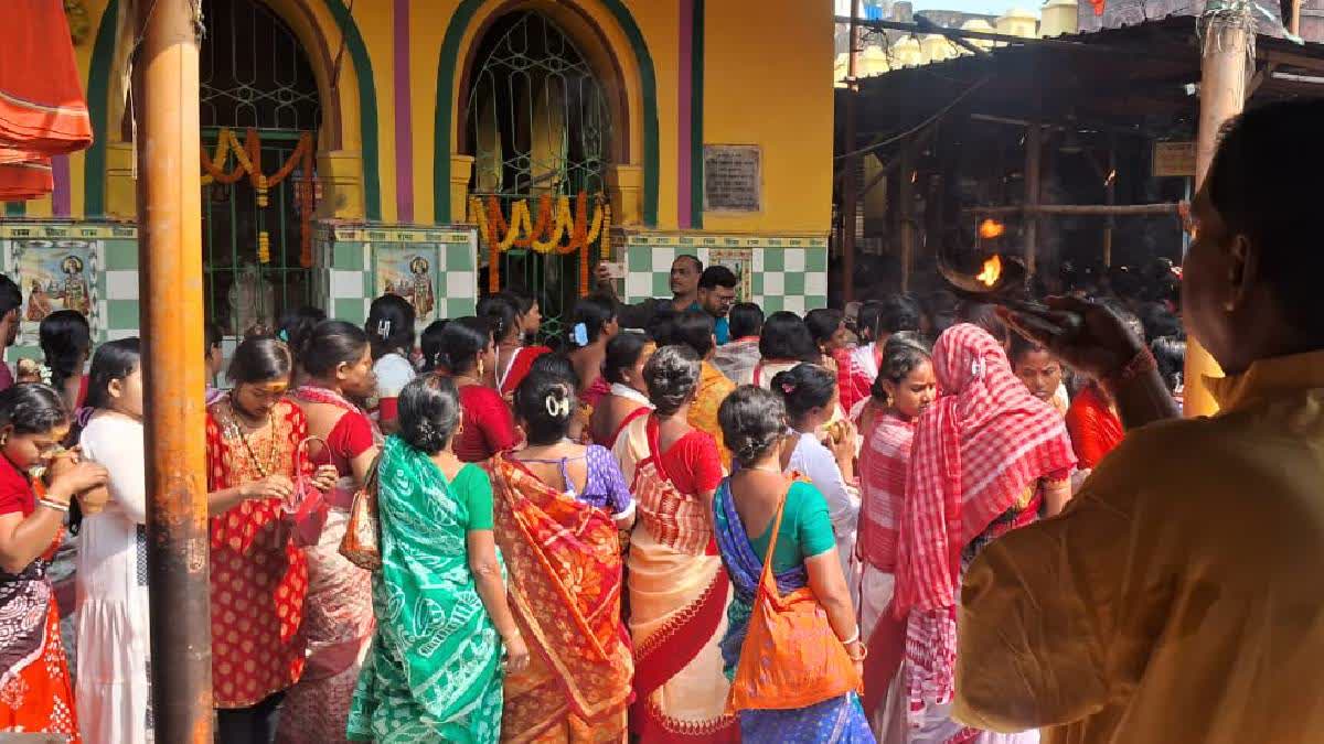 Devotees Throng Tarakeswar Temple On Mahashivratri