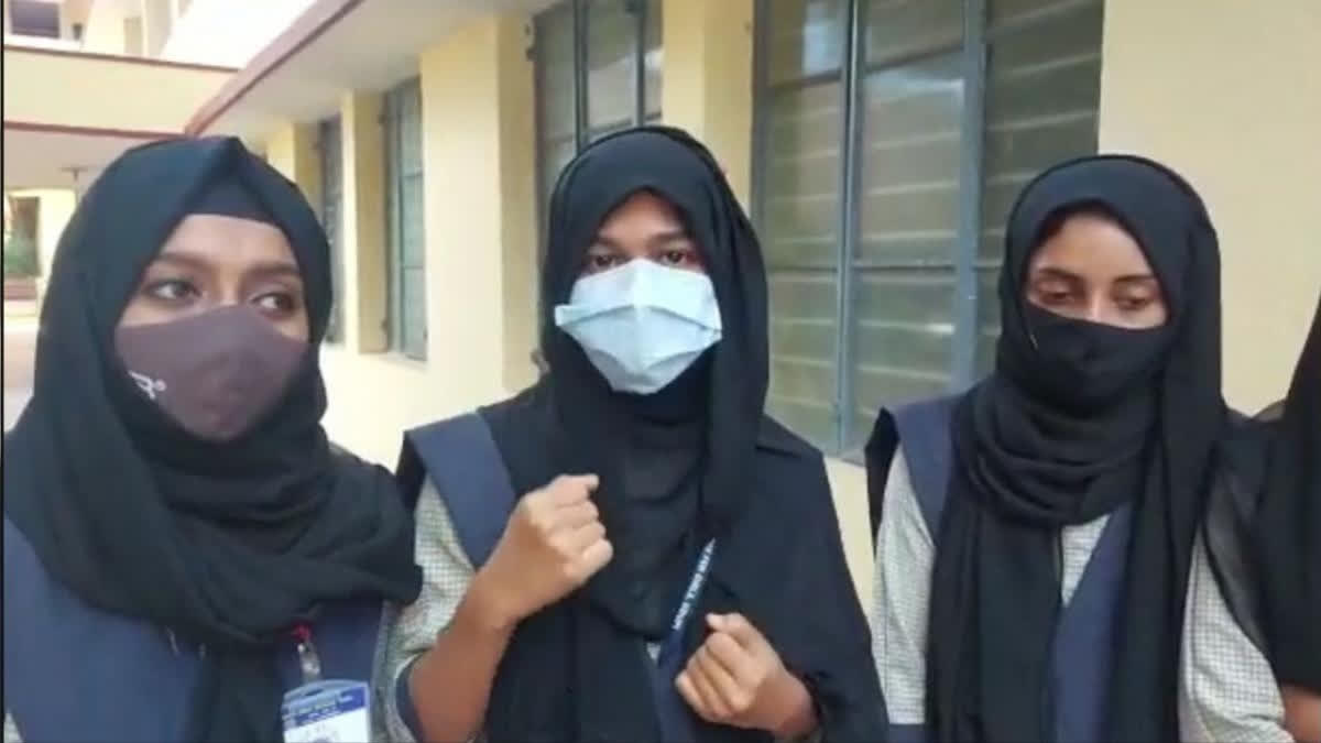 Minority Federation Threatens Contempt Proceedings Against K'taka Govt, If Hijab Is Banned At Examination Centers