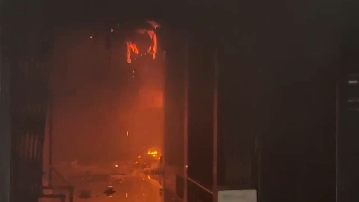 Massive Fire Breaks Out At Surat Textile Market Second Time In Less ...