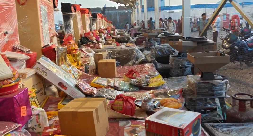 President Murmu Graces Mass Marriage Festival At Bageshwar Dham, Blessing 251 Brides On Mahashivratri