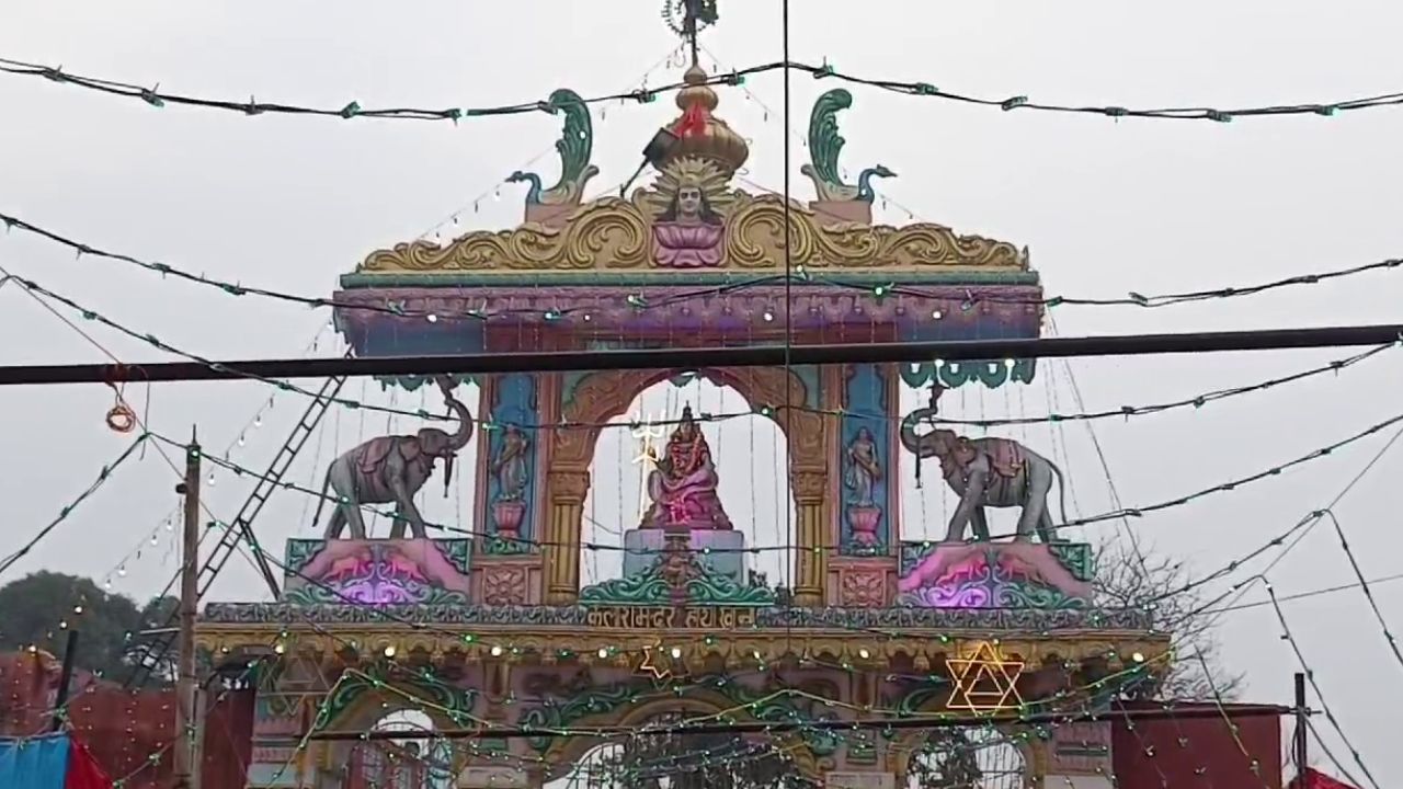 devotees Crowds in Shiv temples on Mahashivratri