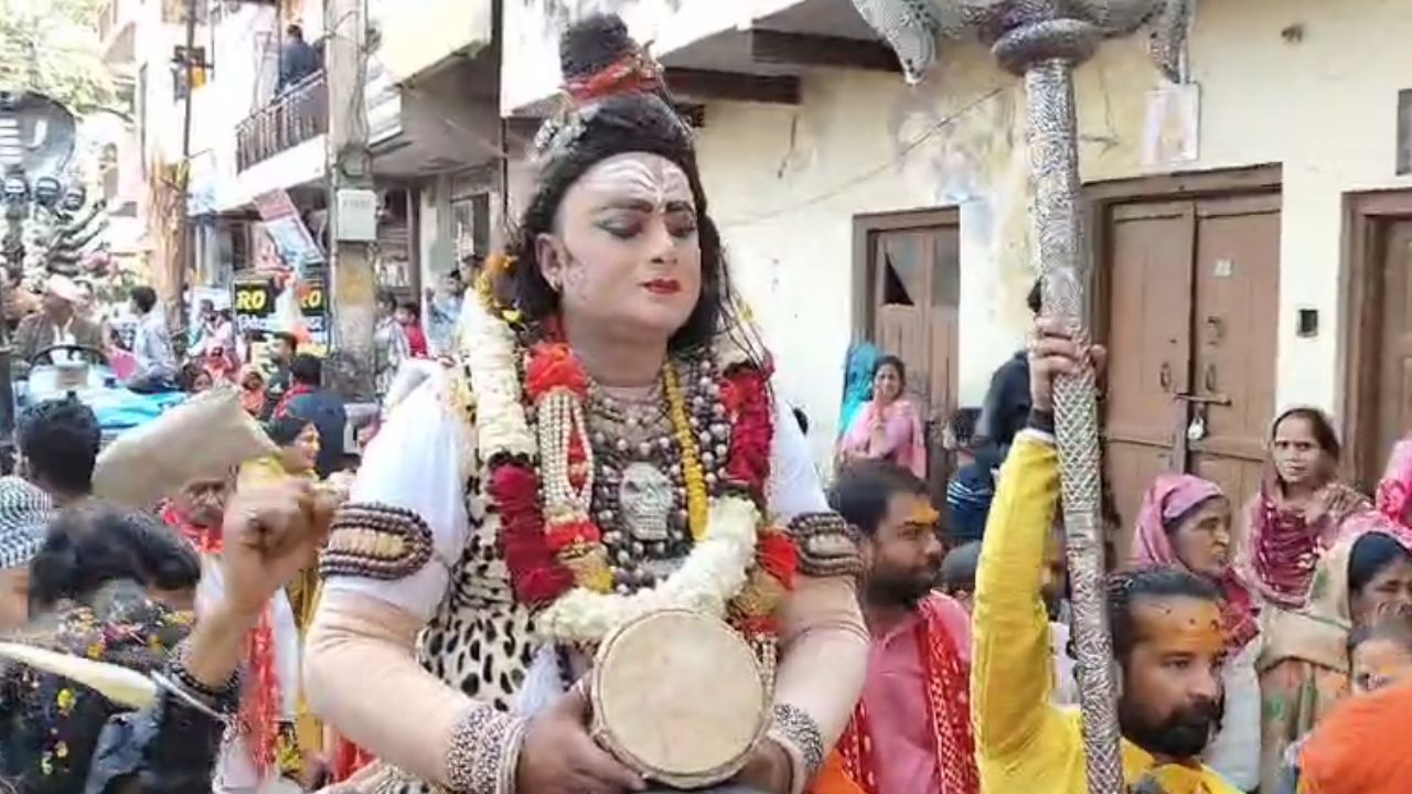 devotees Crowds in Shiv temples on Mahashivratri