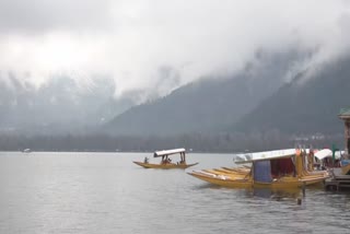 Cloudy weather with light rainfall continue in Kashmir