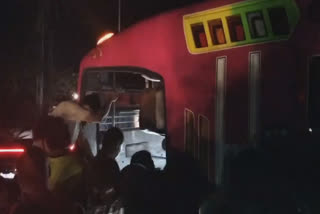 പുത്തനത്താണി ചുങ്കം ബസ് അപകടം  PUTHANATHANI BUS ACCIDENT  PUTHANATHANI NATIONAL HIGHWAY  BUS OVERTURNED CHUNKAM MALAPPURAM