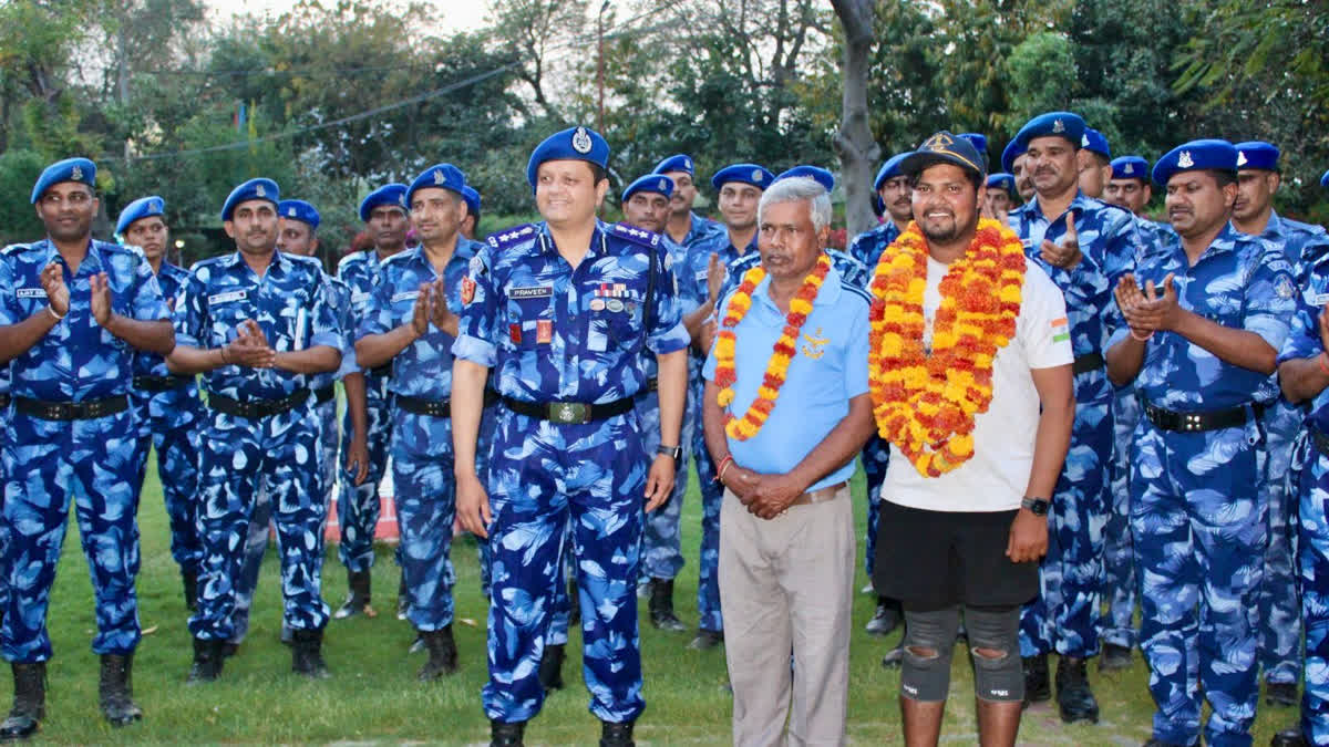 Rapid action force welcome runner