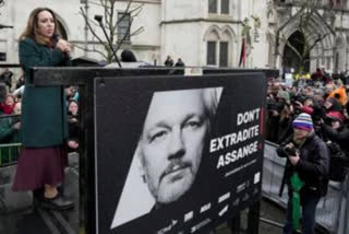 WikiLeaks founder Julian Assange is facing 17 espionage and one computer misuse charges for allegedly encouraging and helping U.S. Army intelligence analyst Chelsea Manning steal diplomatic cables and military files that WikiLeaks published.