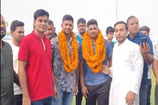 CRICKETER SARFARAZ REACHED AZAMGARH