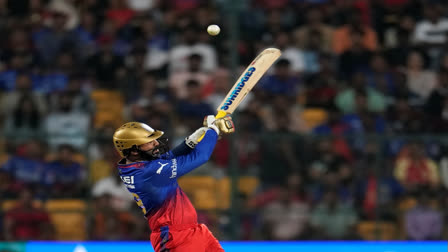 Former New Zealand cricketer has praised Dinesh Karthik’s recent knock against Punjab Kings in the Indian Premier League (IPL) 2024 which helped the team cross the finish line staying it was from MS Dhoni’s school of finishing.