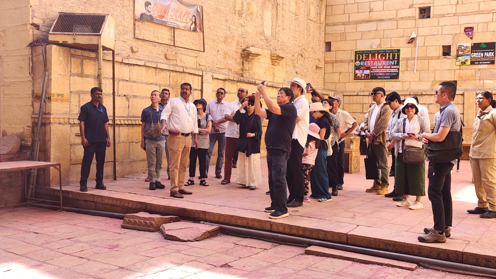 Singapore President in Jaisalmer