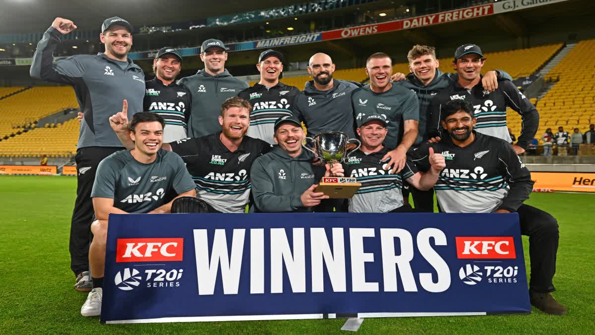 NZ Beat PAK 8 Wickets