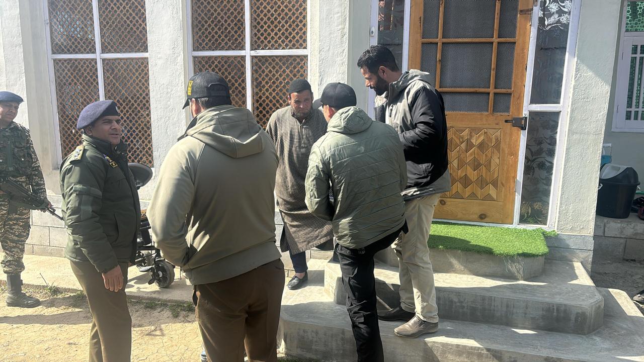 जम्मू कश्मीर में पुलिस की बड़ी कार्रवाई