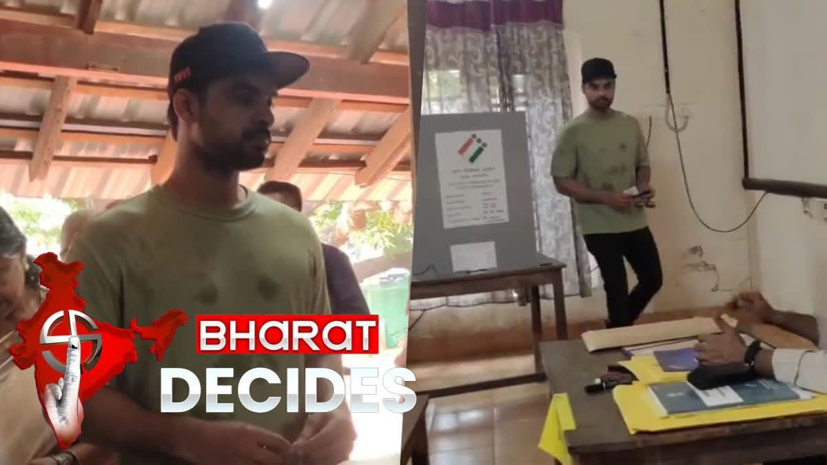 2018 Star Tovino Thomas Gets His Finger Inked in Kerala Polls