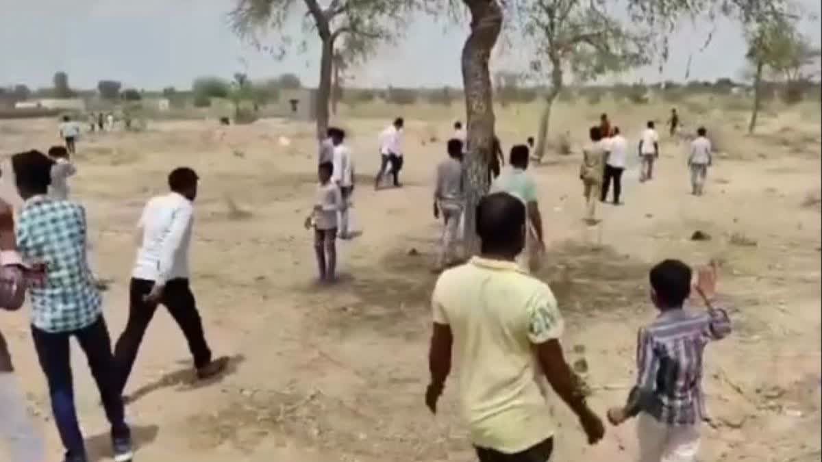 Clash outside Polling Booth