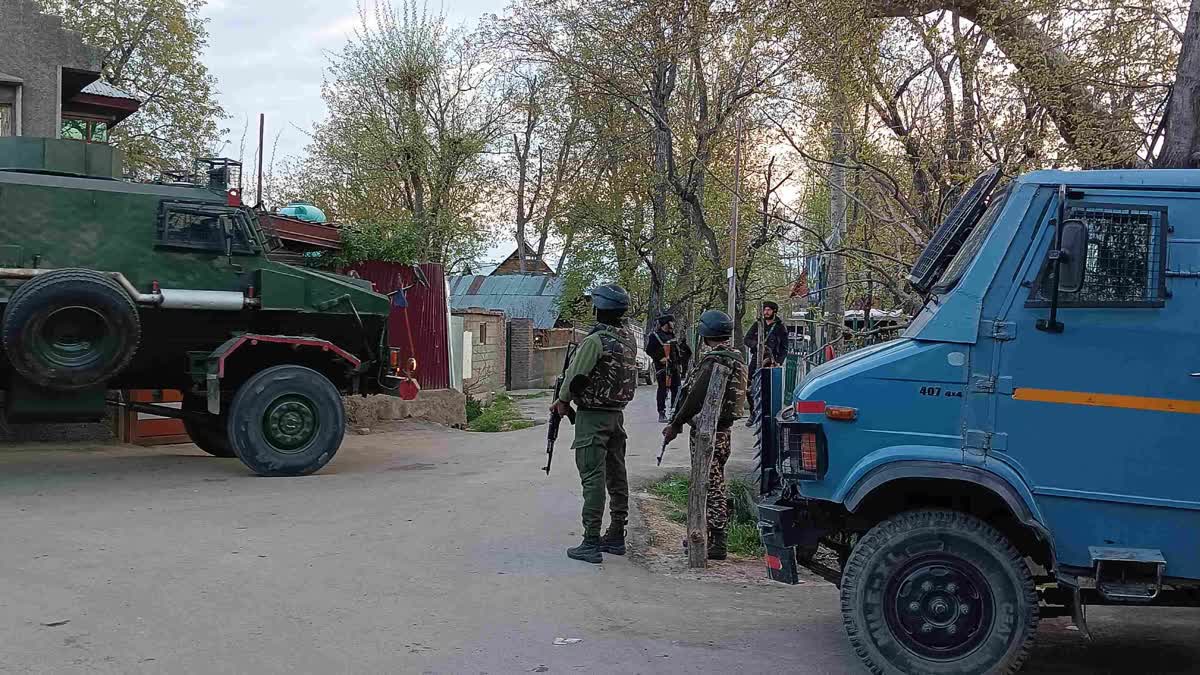 MILITANTS KILLED IN SOPORE  JAMMU AND KASHMIR ENCOUNTER  സോപോറില്‍ ഏറ്റുമുട്ടല്‍  ഭീകരരെ വധിച്ചു ജമ്മു കാശ്‌മീര്‍