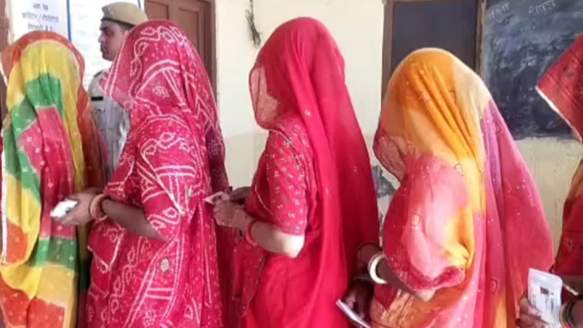 women voted in veil in Barmer