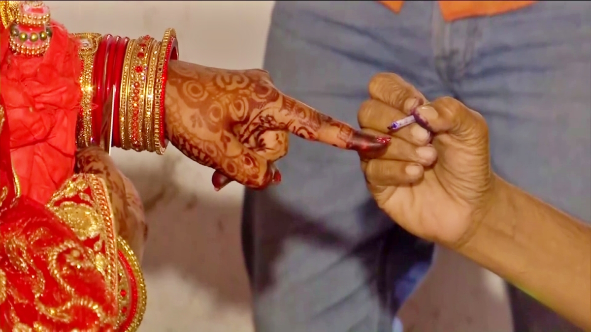 bride cast her vote before Vidai