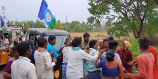 ysrcp_clash_on_road_in_anakapally_district