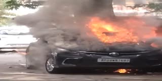 INDORE BURNING CAR