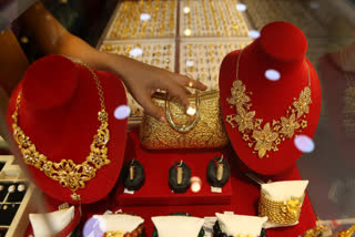 If you are thinking of buying gold, today is a good opportunity, know why