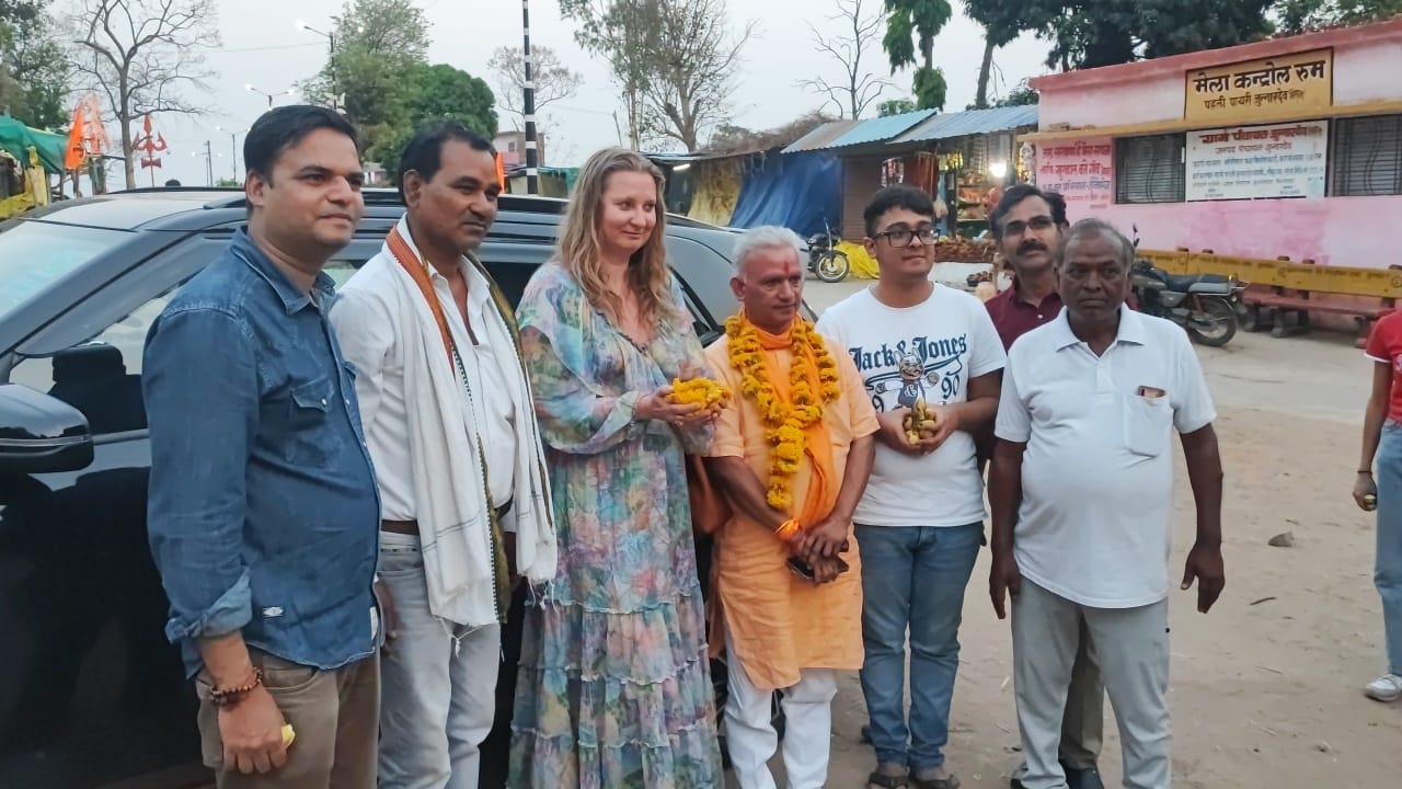 Tribals Of Madhya Pradesh Recover Czech Princess's Lost Ring, Win Hearts