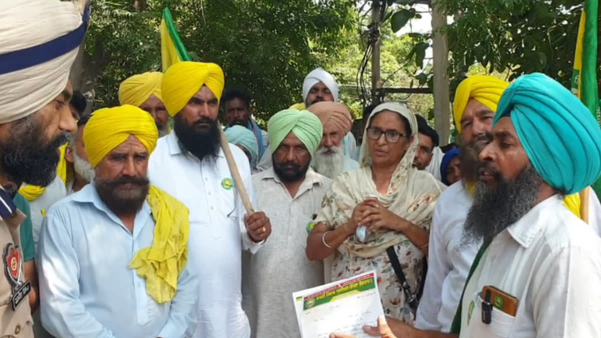 The police party that went to raid in Faridkot clashed with the villagers