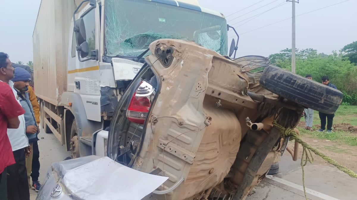 Hassan: Six Including Child Killed as Car Rams into Truck
