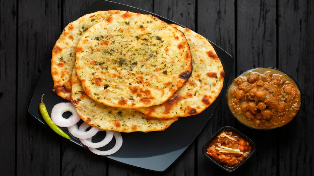 FAMOUS INDORE AUNTY PARATHAS