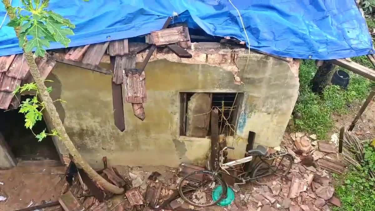 ROOF COLLAPSED IN TRIVANDRUM  വീടിൻ്റെ മേൽക്കൂര തകർന്നു  മേൽക്കൂര തകർന്നു വീണു  HOUSE ROOF ACCIDENT