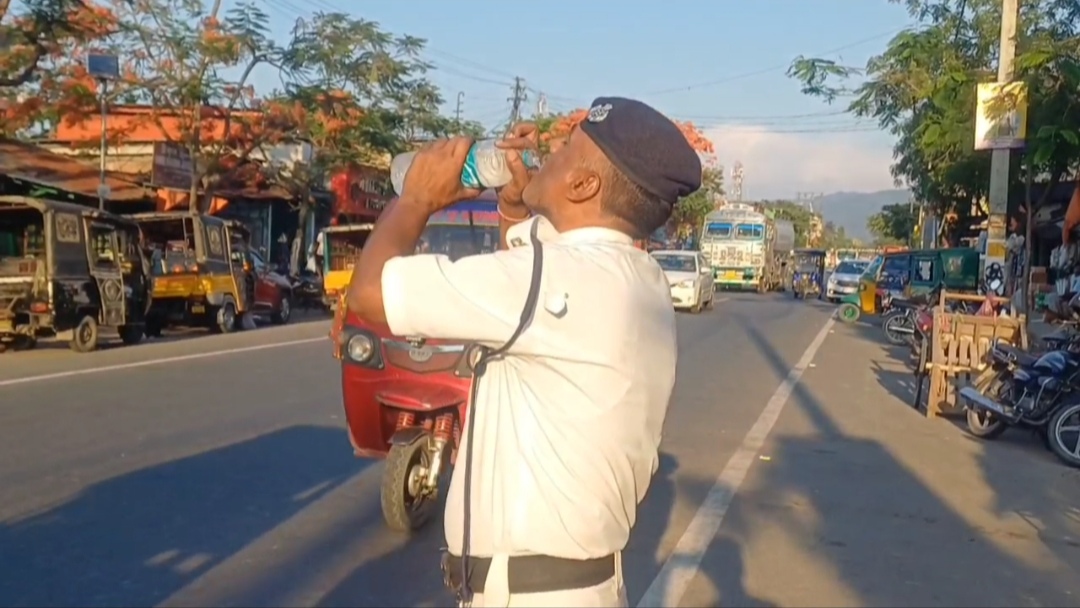 local people provided cold water to the police on duty in KALIABOR
