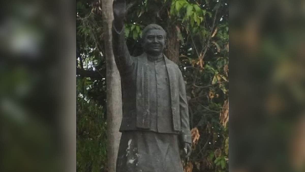 Ajit Jogi's Statue Disappears 3 Days Before Unveiling, Later Found At ...