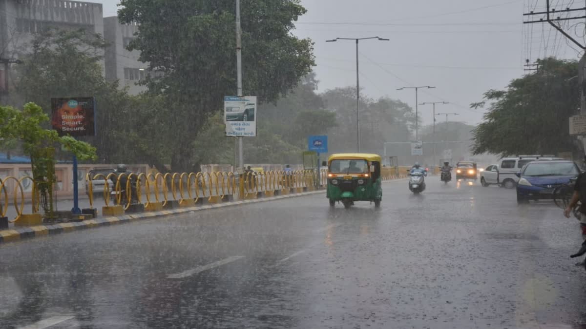 Gujarat Monsoon: જામનગરમાં મેઘરાજાની ધમાકેદાર એન્ટ્રી, વાતાવરણ ટાઢુ થયુ