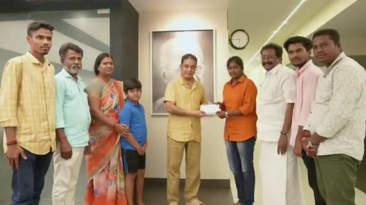 Actor Kamal Haasan gifted a car to Coimbatore female driver Sharmila