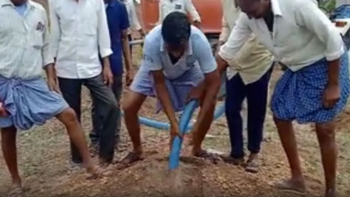 Karnataka: Villagers dig graves, water corpses to bring rain in Vijayapura