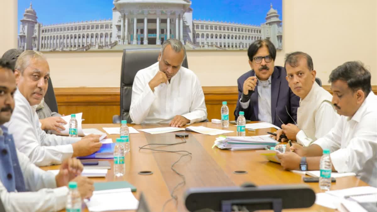 minister-priyank-kharge-meeting-withzilla-panchayat-ceos