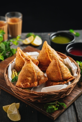 Monsoon Snacks  Indian Snacks  Snacks to munch on rainy season  Tea  Chai  Onion Pakora  Samosa  Bread Pakora  Moong Dal Pakora  Vada Pav