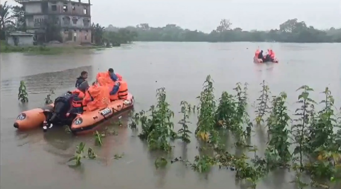 असम में बाढ़ की स्थिति