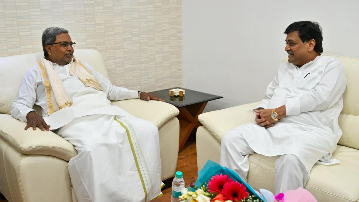 Ashok Chauhan met CM Siddaramaih