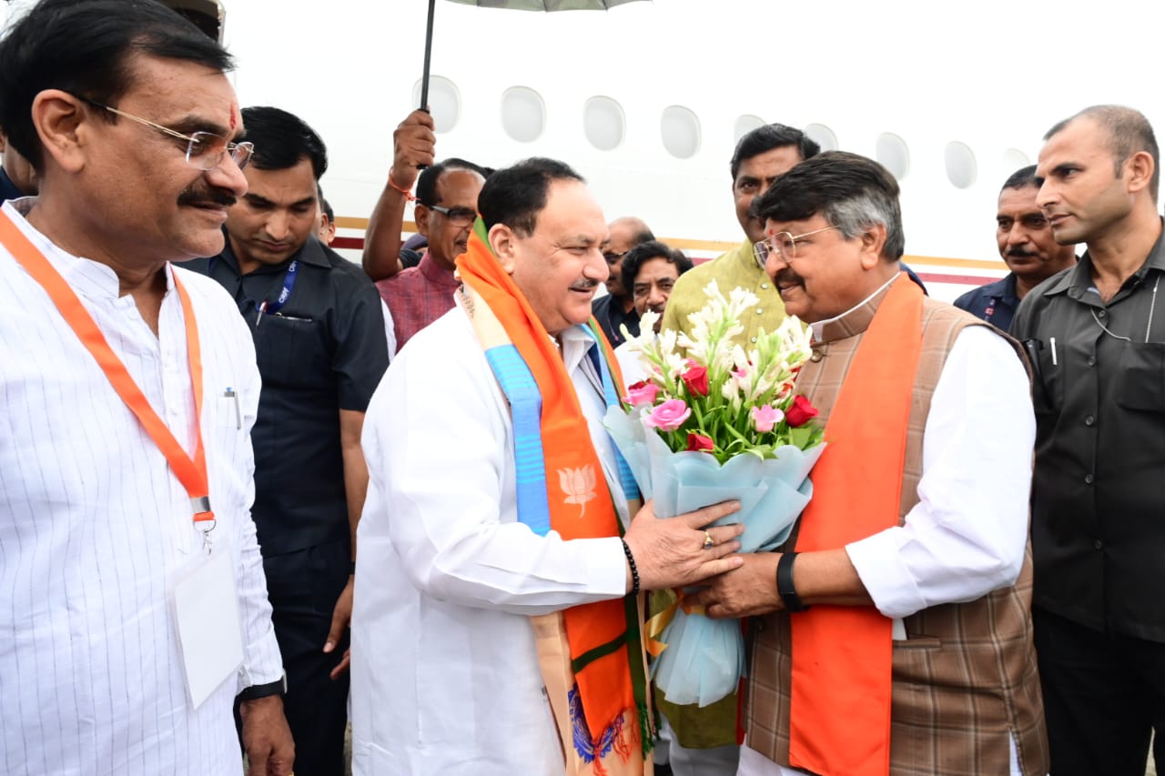 Kailash Vijayvargiya welcoming JP Nadda