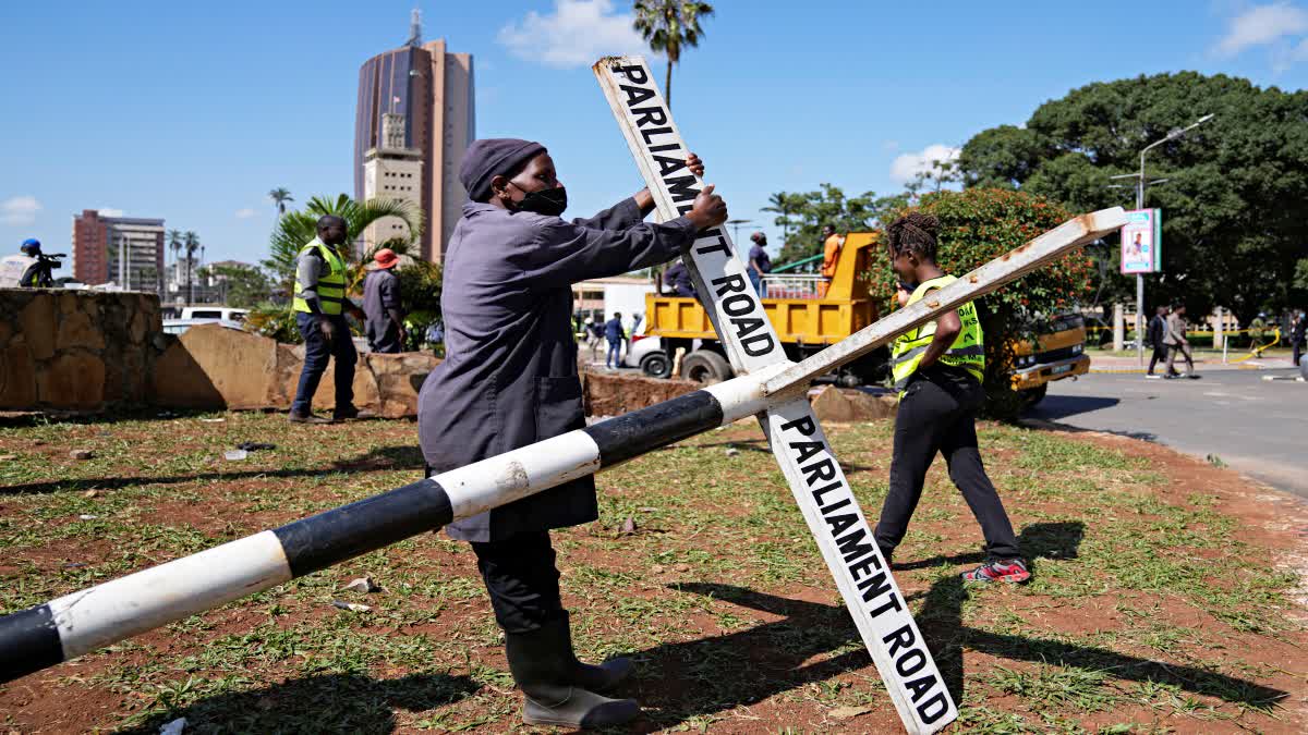 Debris removal work begins in Kenya in presence of police