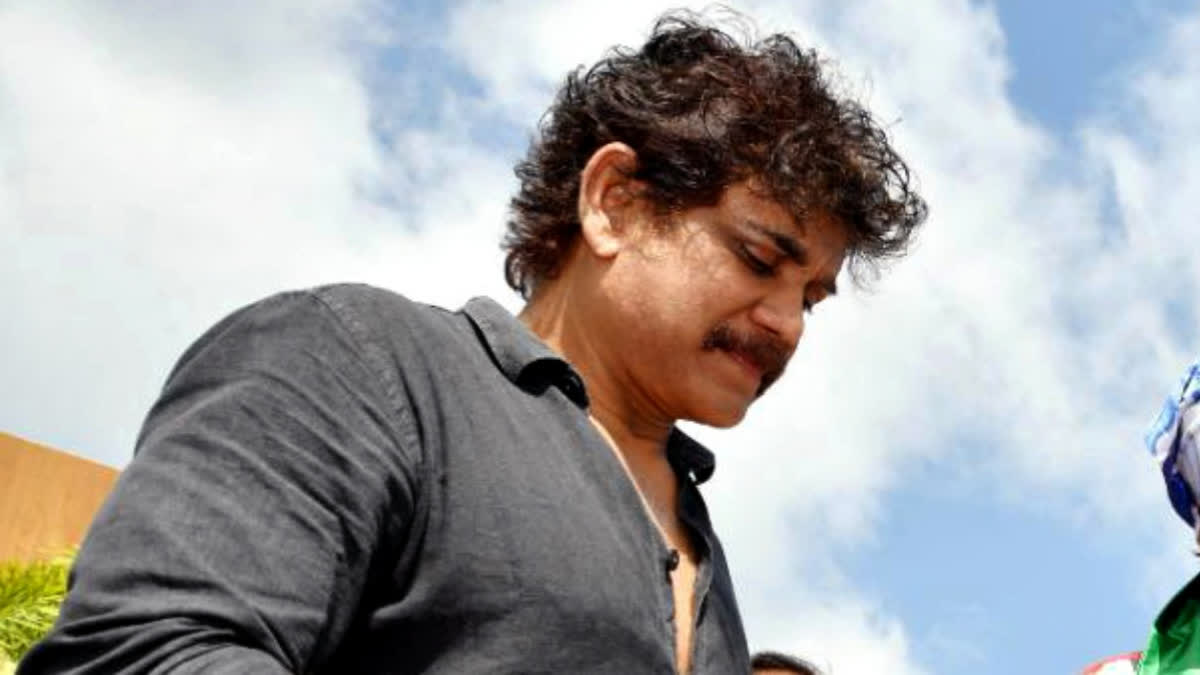 Nagarjuna Mends Fences With Differently-Abled Fan Pushed Aside By Security At Mumbai Airport - WATCH