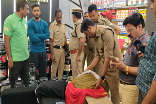 Drugs arrest protine mal  Ganja Seized  Ganja Seized at Protein mall  Ganja Seized at Thrissur  Ganja Seized arrest  ganja  പ്രോട്ടീൻ മാളിൽ കഞ്ചാവ് വിൽപന  കഞ്ചാവ്  കഞ്ചാവ് വിൽപന  തൃശൂരിൽ കഞ്ചാവ് പിടികൂടി