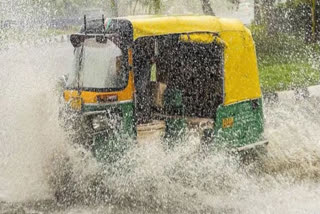 Heavy rains lash Delhi, Noida; Schools shut