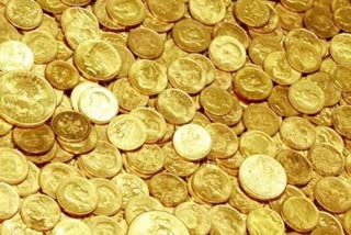 mp-news-alirajpur-policemen-take-240-gold-coins-from-tribal-family-gold-coins-from-george-v-found-in-excavation-in-gujarat