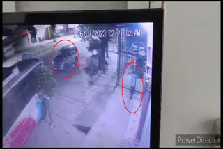 theft in lakar e rickshaw showroom