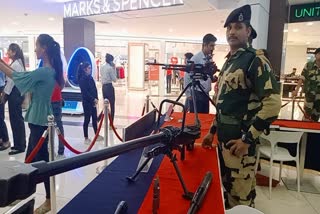 Weapons exhibition in Indore shopping mall