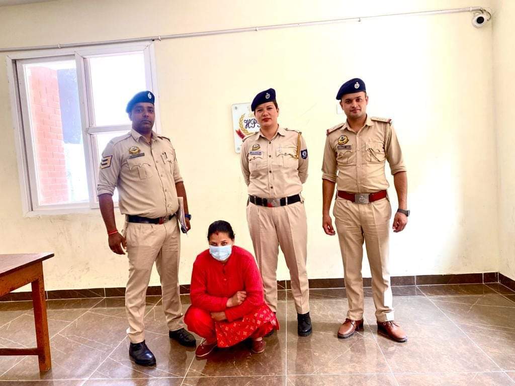 Woman arrested with charas in Manali