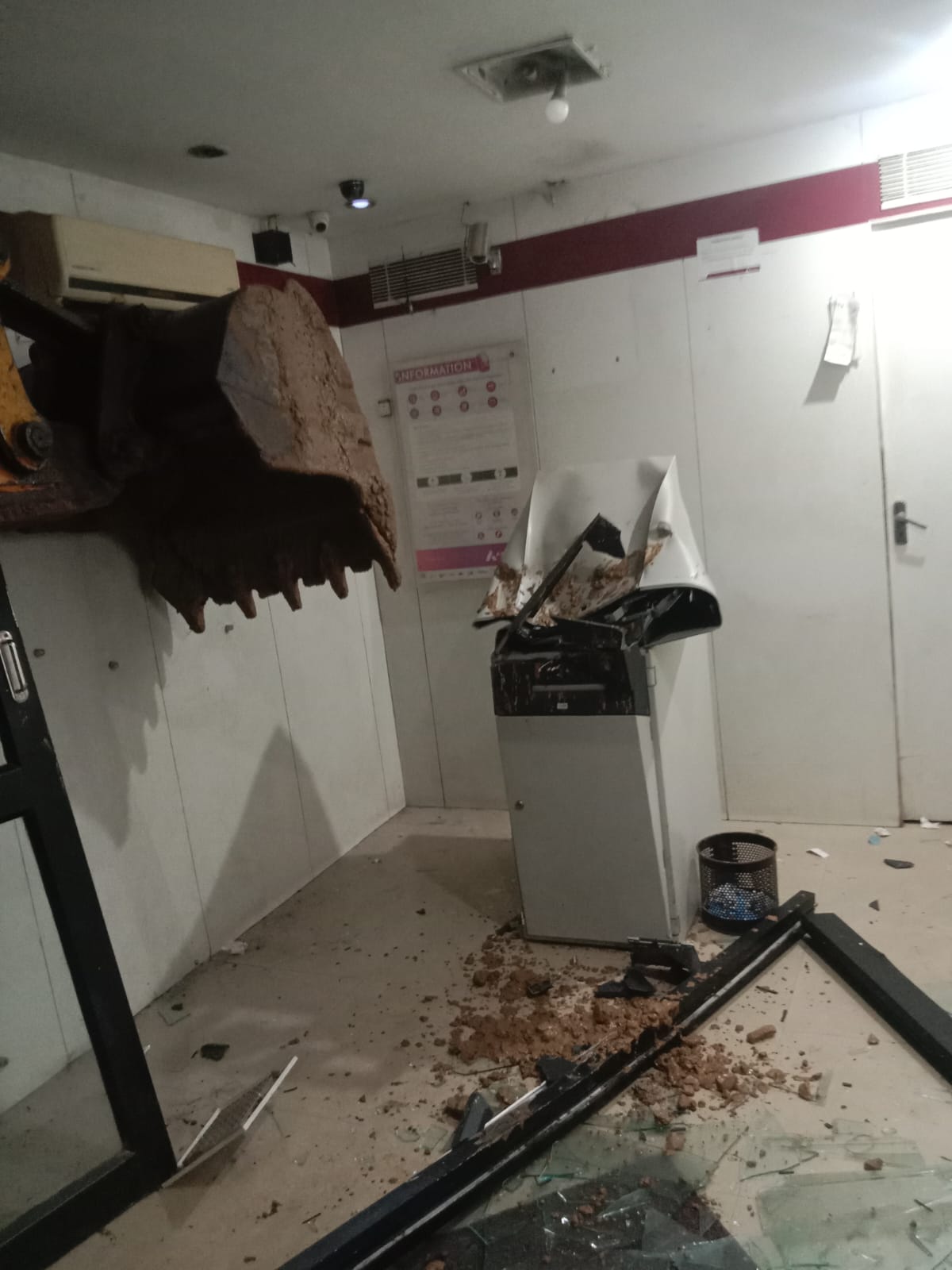 attempt-to-theft-atm-by-using-jcb