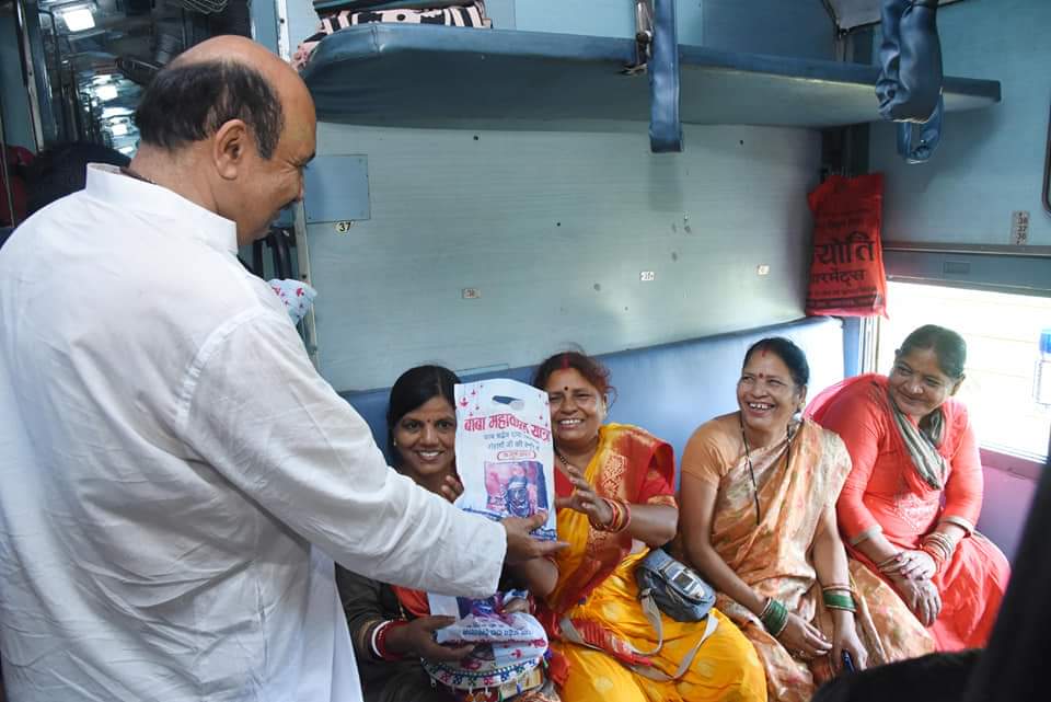 Jabalpur MLA distributed Mahakal kit